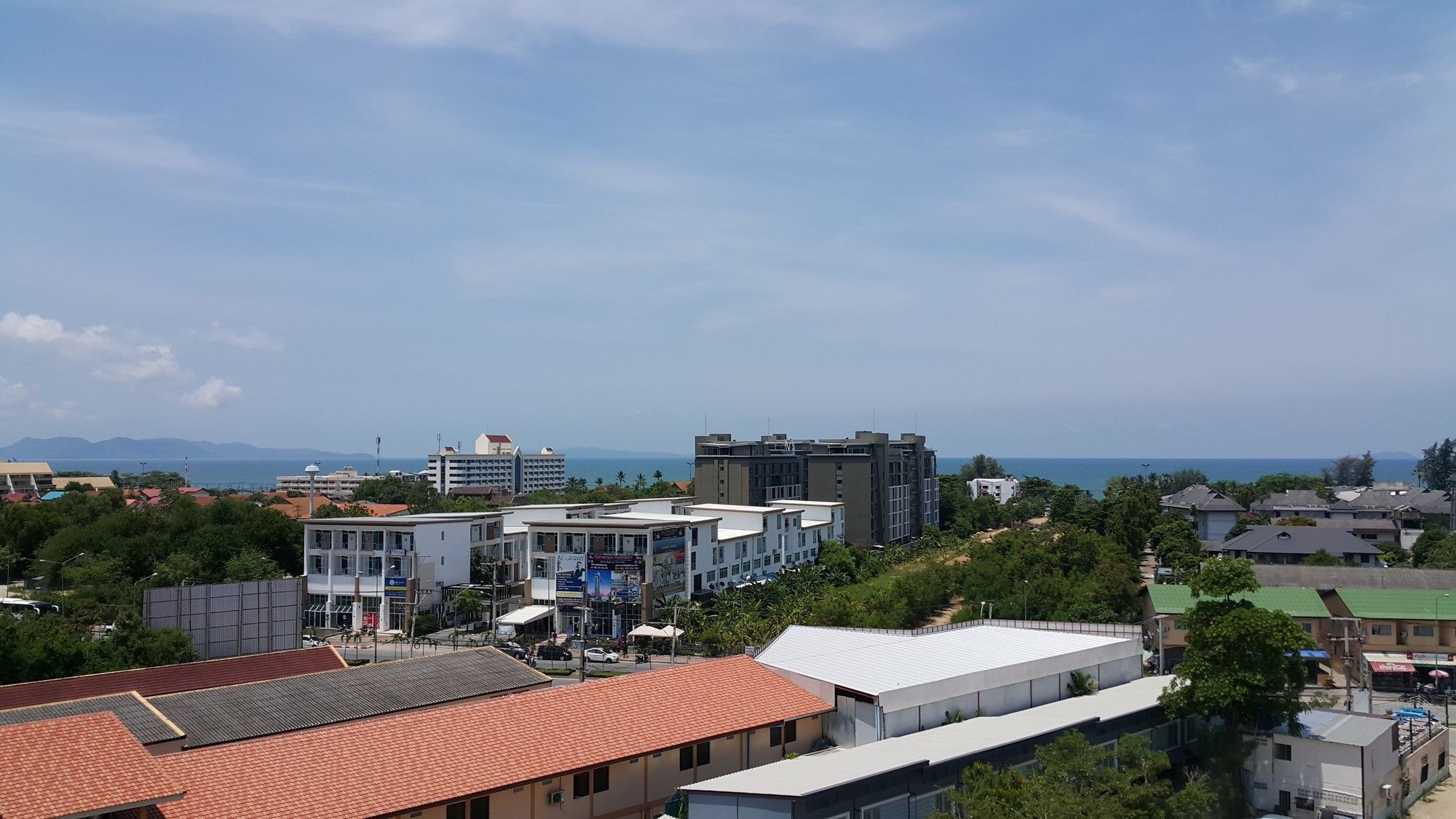 Lawinta Hotel Pattaya Jomtien Beach Exterior photo