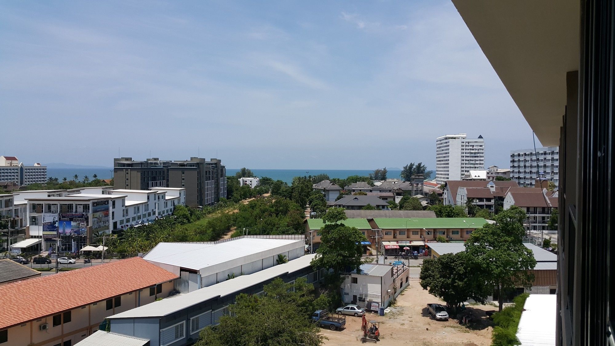 Lawinta Hotel Pattaya Jomtien Beach Exterior photo